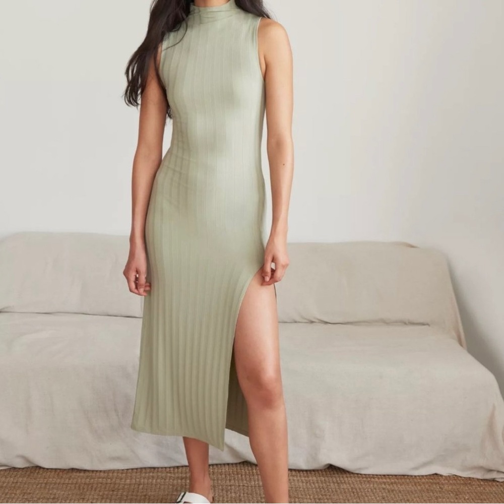Preowned Aritzia Sage Green Leo Front Slit Dress XXS